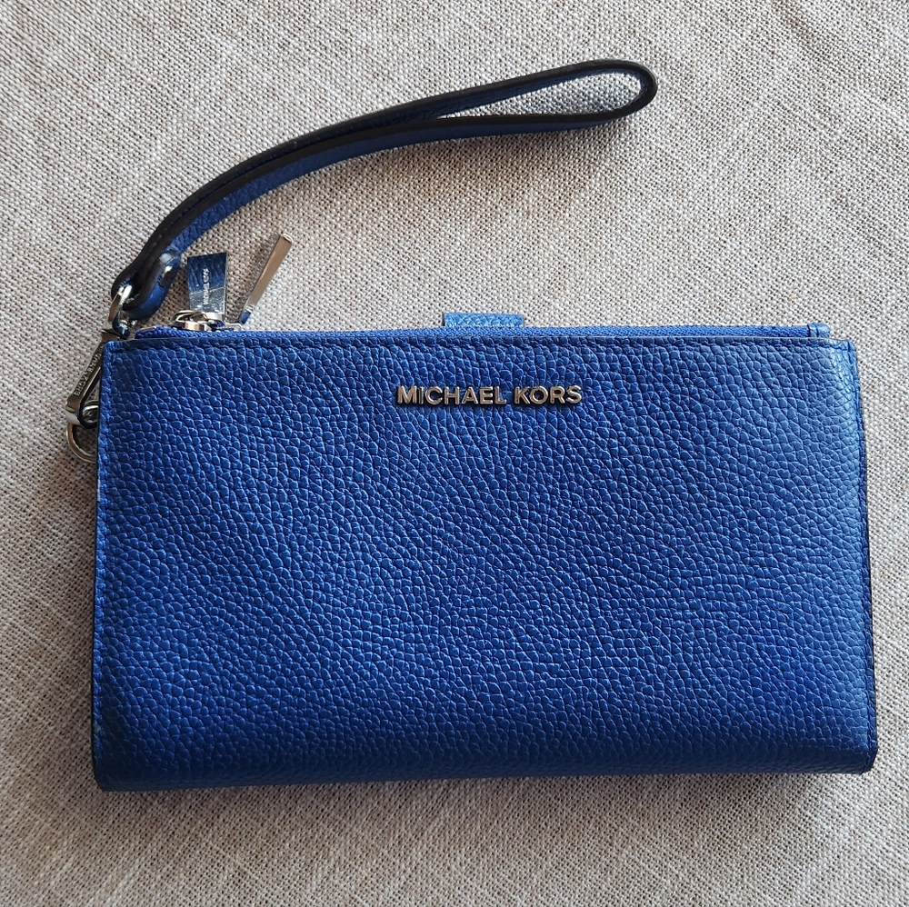 Michael Kors Jet Set Wristlet Wallet